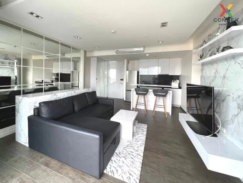 FOR RENT condo , The Lofts Ekkamai , nice view , high floor , BTS 2