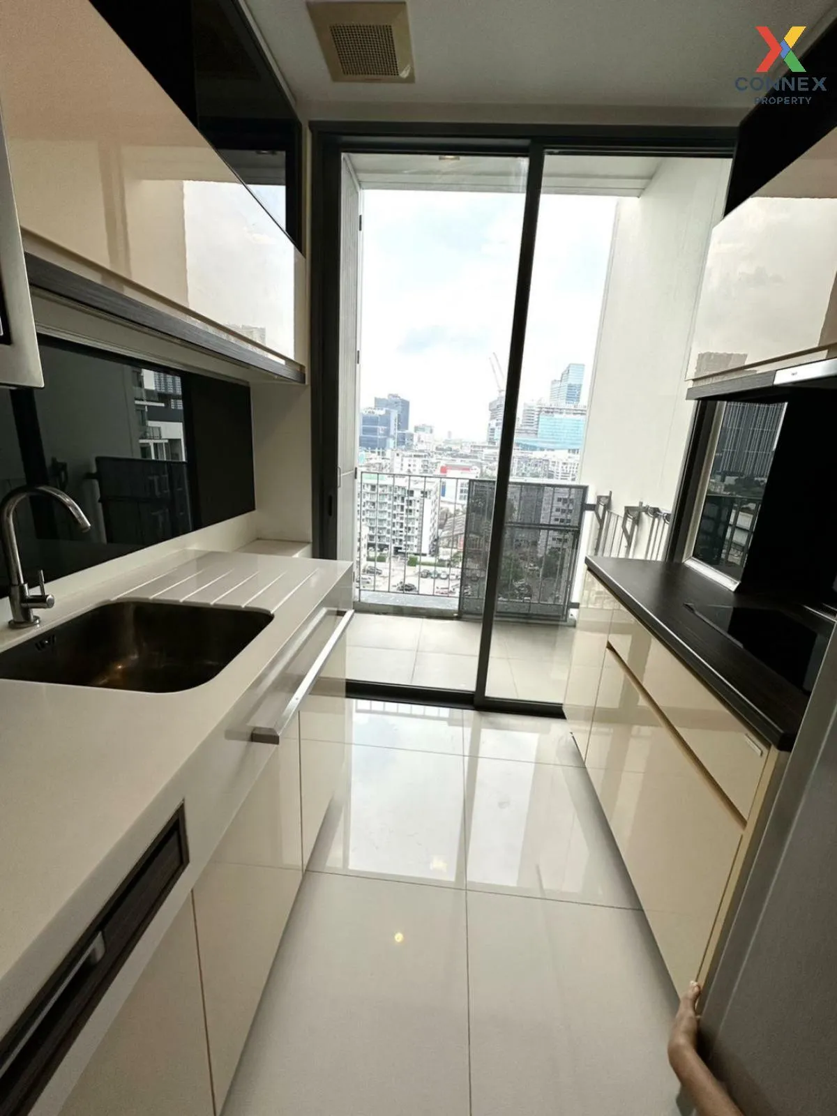 FOR RENT condo , The Room Sukhumvit 62 , high floor , BTS-Punnawi 4