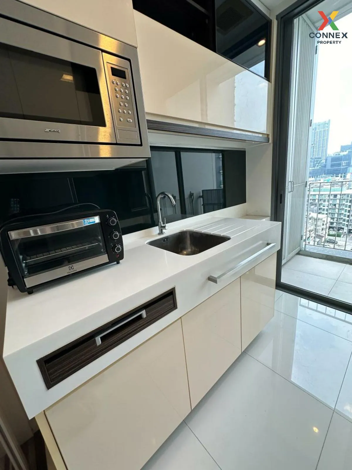 FOR RENT condo , The Room Sukhumvit 62 , high floor , BTS-Punnawi