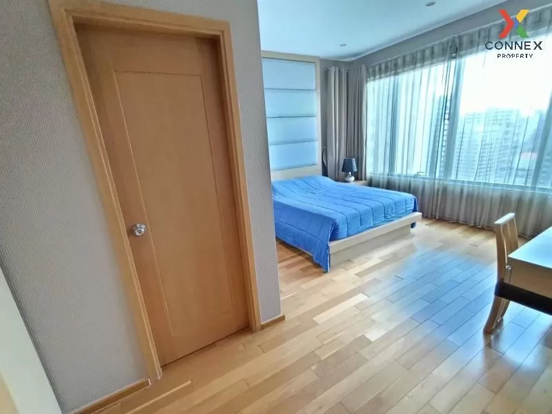 FOR RENT condo , The Emporio Place , high floor , BTS-Phrom Phong