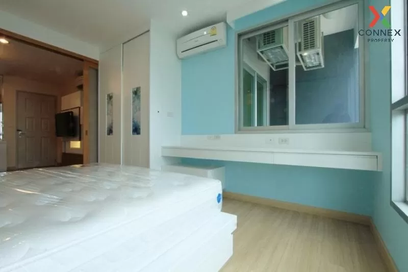 FOR RENT condo , Life @ Sathorn 10 , nice view , high floor , BTS