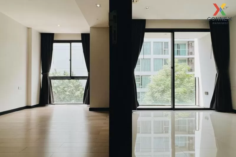 FOR SALE condo , Socio Reference 61 , BTS-Ekkamai , Khlong Tan Nu