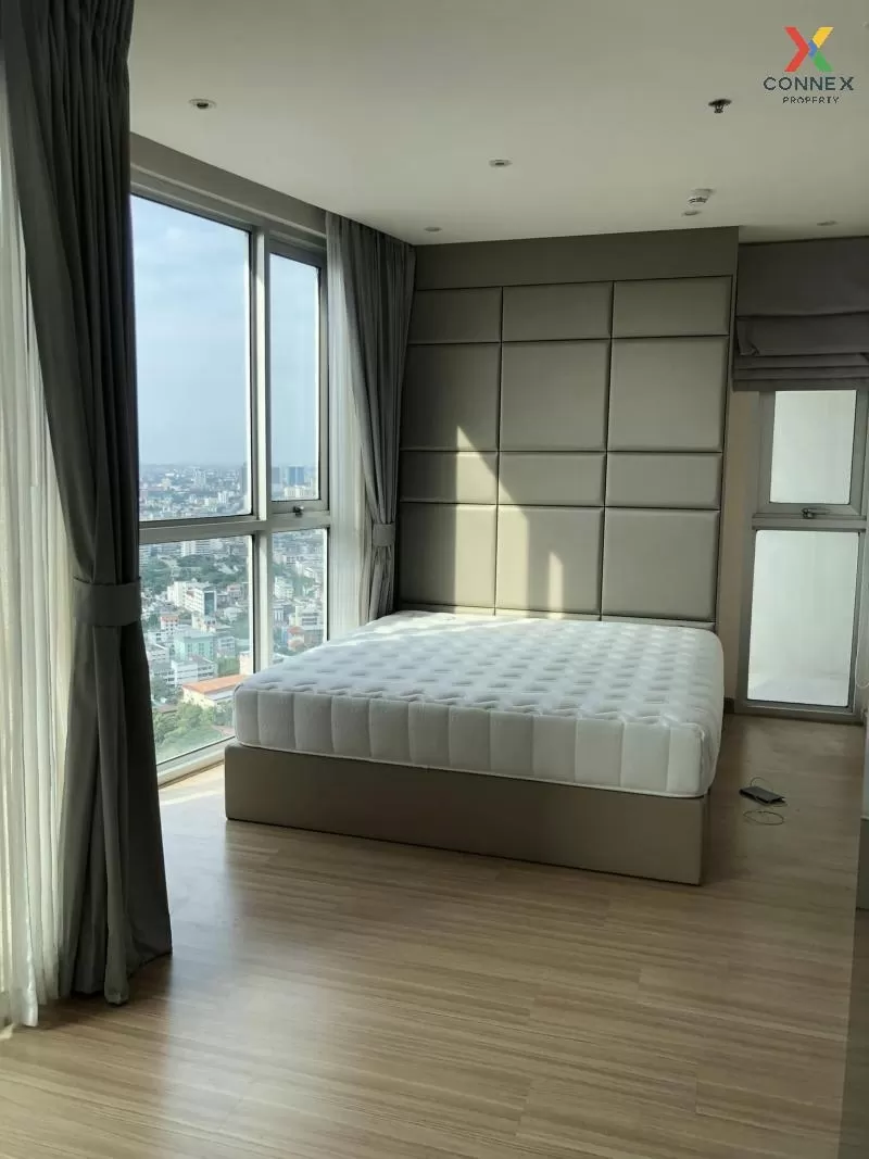 FOR RENT condo , Sky Walk Residences , nice view , high floor , B