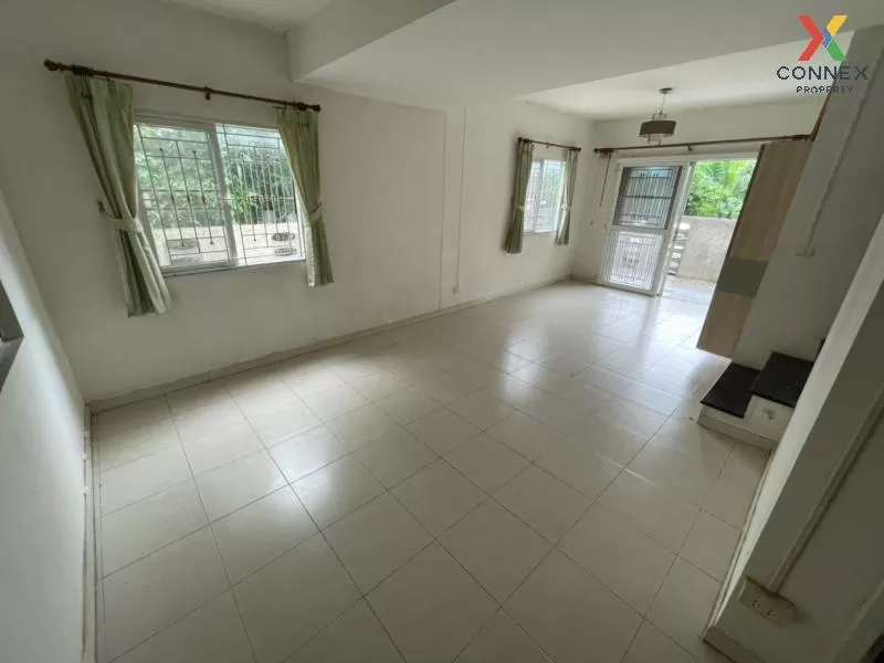 Townhouse for sale, corner room, Pruksa village 63/1, next to Tiw 3