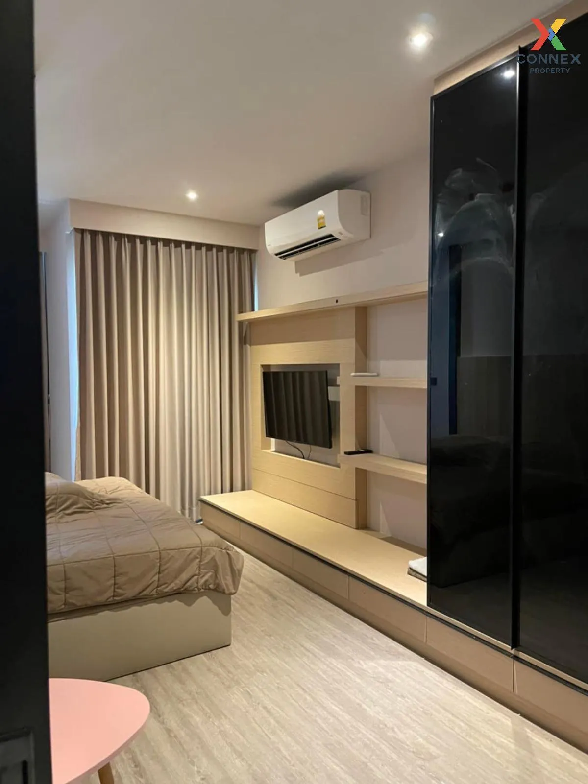 FOR RENT condo , RHYTHM Ekkamai , nice view , high floor , BTS-Ek 4