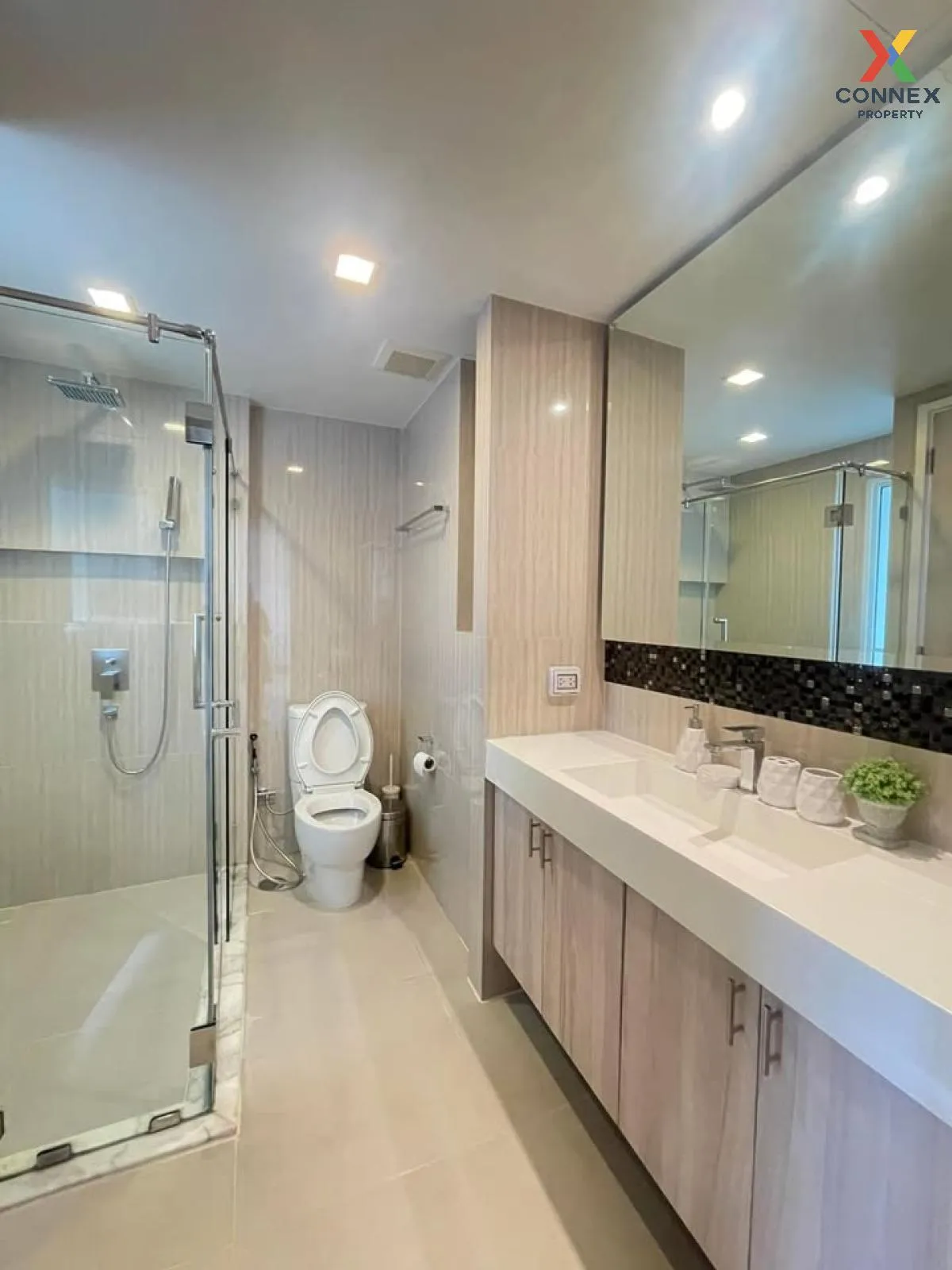 FOR SALE condo , Downtown 49 , BTS-Thong Lo , Khlong Tan Nuea , W FOR SALE condo , Downtown 49 , BTS-Thong Lo , Khlong Tan Nuea , W