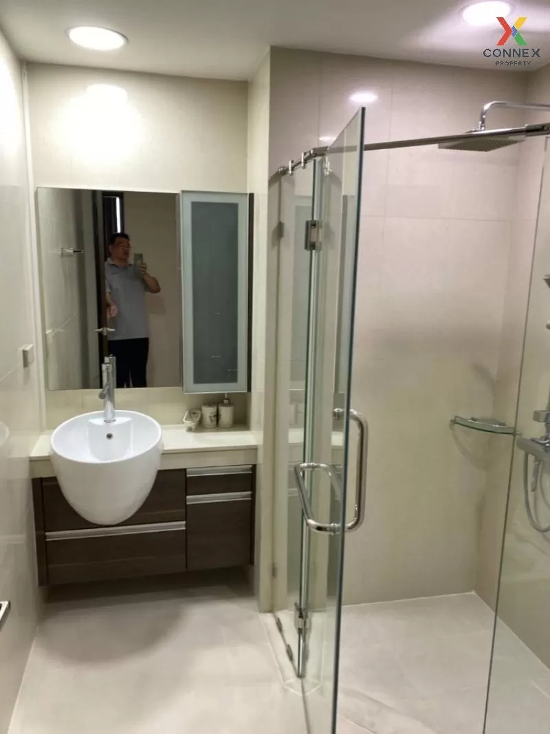 FOR RENT condo , Sky Walk Residences , high floor , BTS-Phra Khan