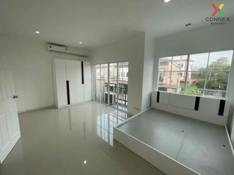 ขายทาวน์โฮม  รีโนเวทใหม่ ลีฟวิ่งไพร์ม รังสิต-คลอง 2 วิวสวย หน้ากว 3