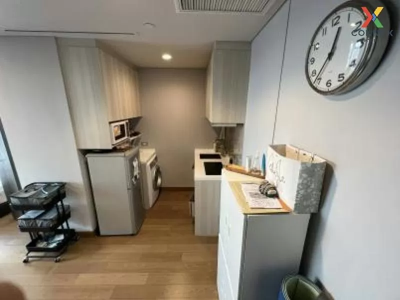 FOR RENT condo , The Lumpini 24 , nice view , high floor , BTS-Ph 2