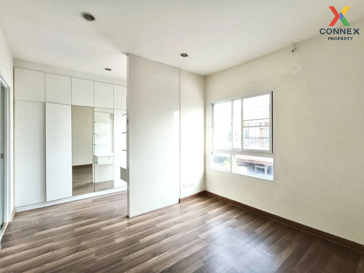 ขายทาวน์เฮ้าส์/ทาวน์โฮม  วิลเลต ไลท์ ติวานนท์-แจ้งวัฒนะ หน้ากว้าง