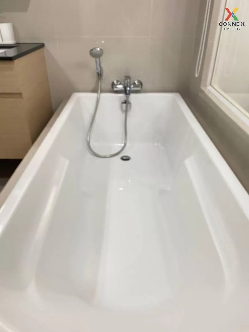 FOR RENT condo , Via Botani , BTS-Phrom Phong , Khlong Toei Nuea 