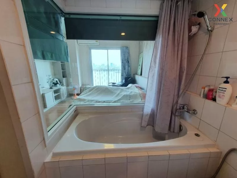 FOR RENT condo , Chapter One Modern Dutch , nice view , corner un