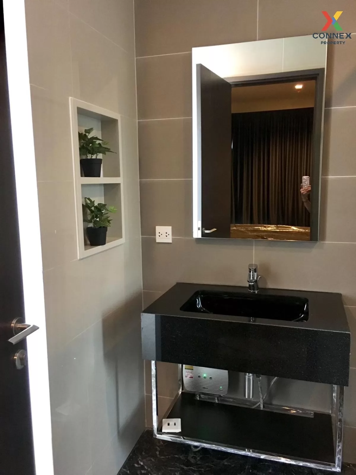 FOR RENT condo , EDGE Sukhumvit 23 , BTS-Asok , Khlong Toei Nuea 
