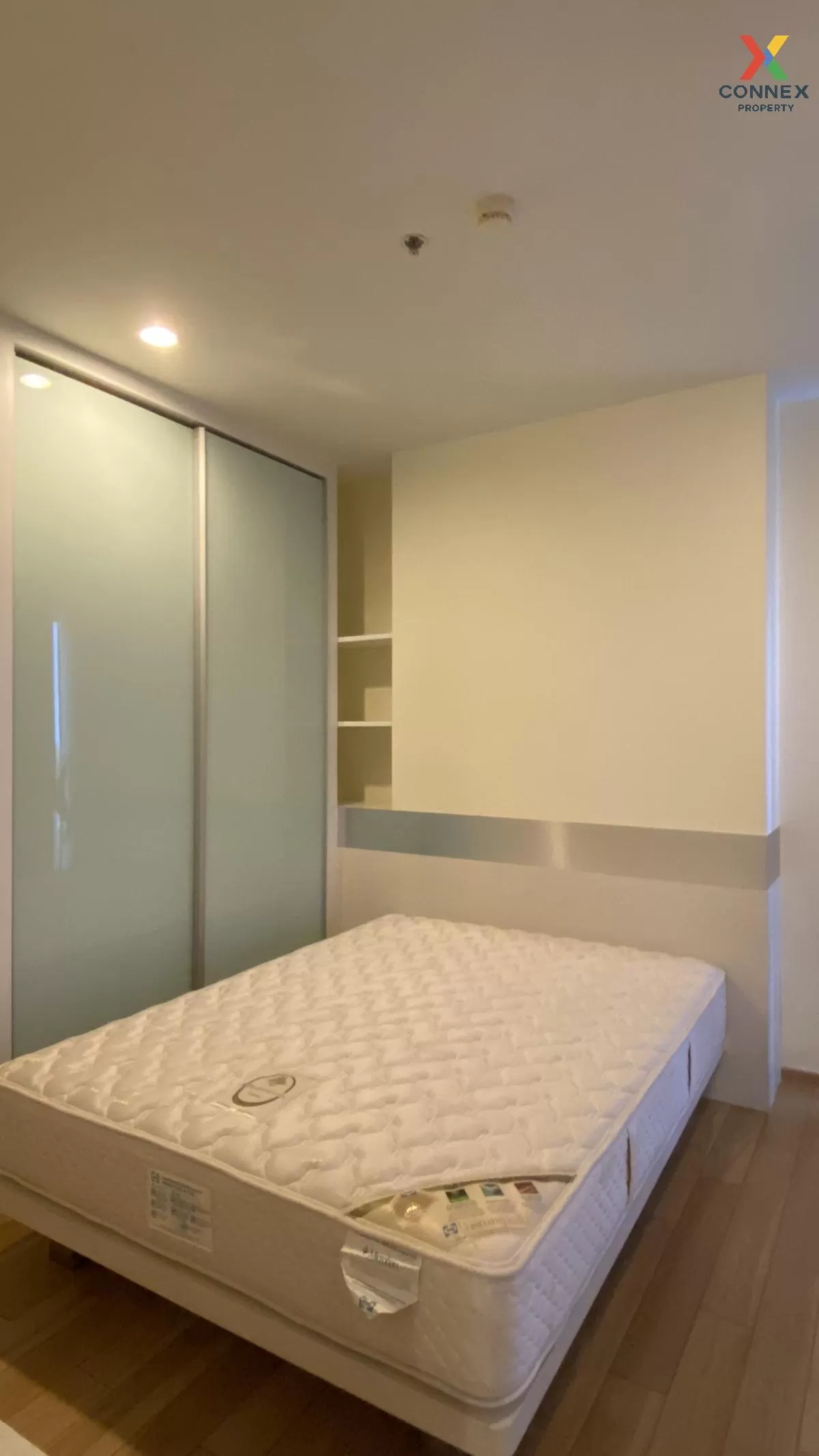 FOR RENT condo , Hive Sathorn , BTS-Krung Thon Buri , Khlong Ton 