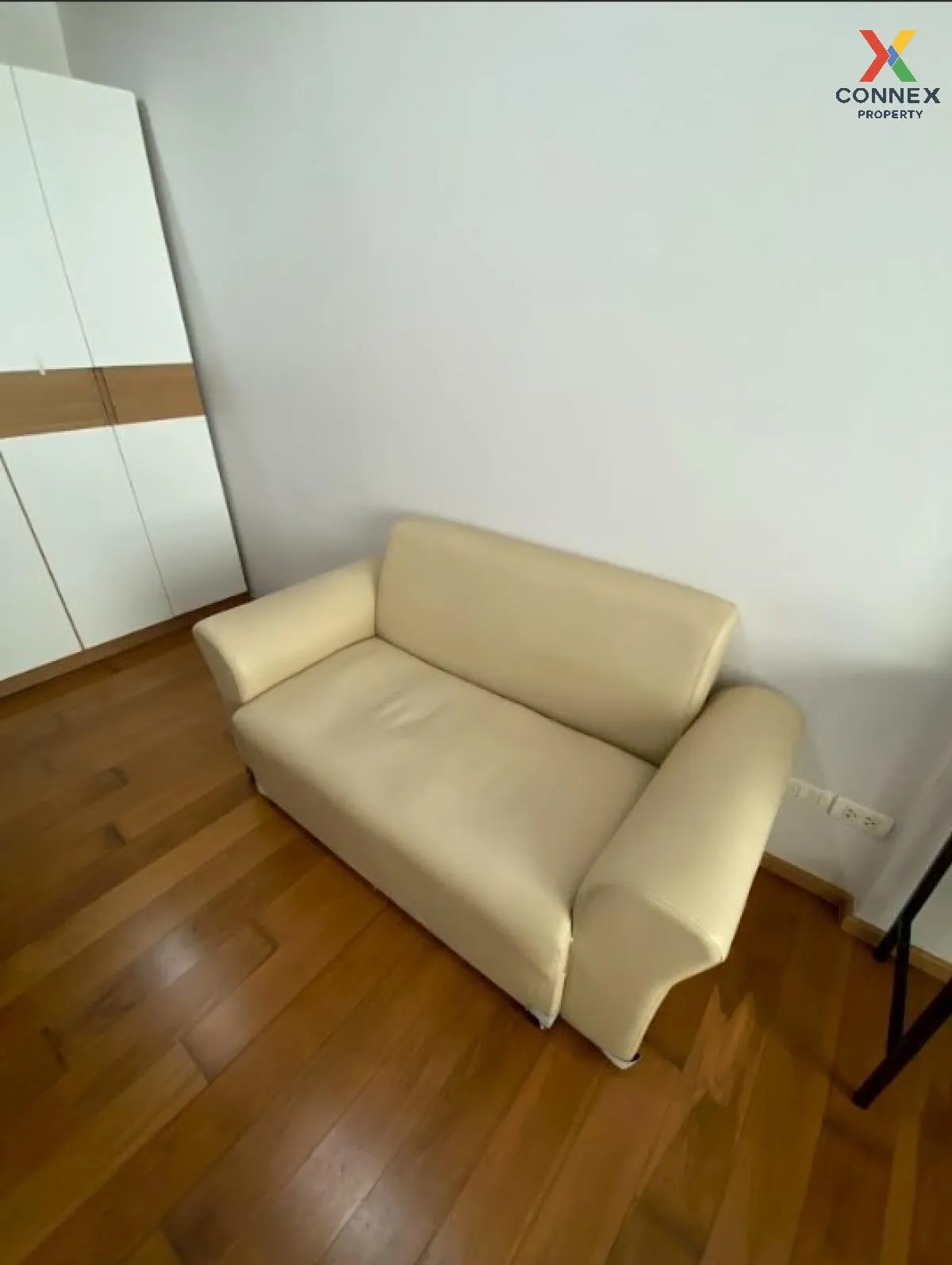 FOR RENT condo , Hive Taksin , BTS-Wongwian Yai , Khlong Ton Sai  2