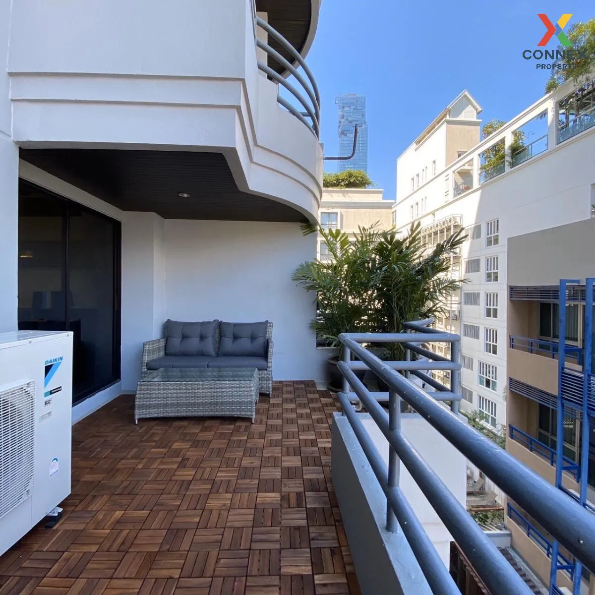 ขายคอนโด  เพิร์ล การ์เด้น สาทร สีลม เขต บางรัก กรุงเทพ CX-64105