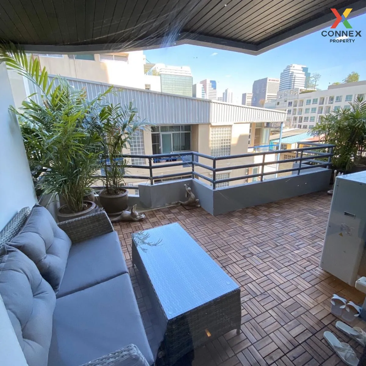 ขายคอนโด  เพิร์ล การ์เด้น สาทร สีลม เขต บางรัก กรุงเทพ CX-64105