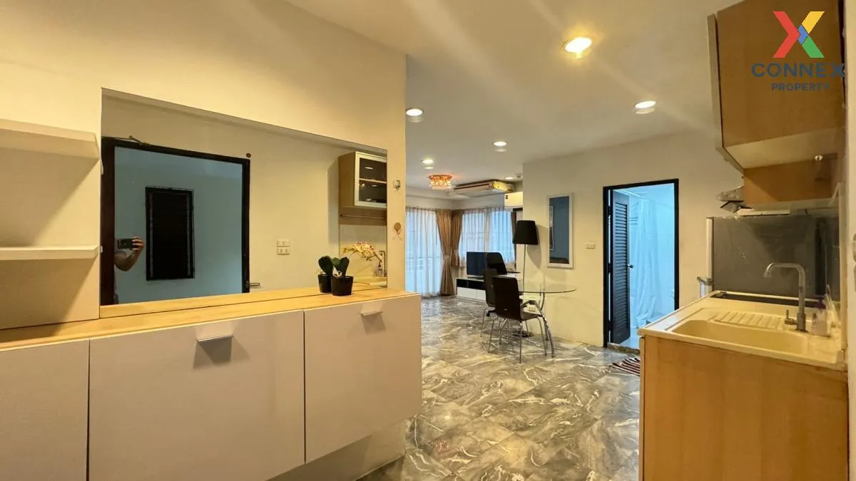 FOR RENT condo , Saranjai Mansion , high floor , BTS-Nana , Khlon