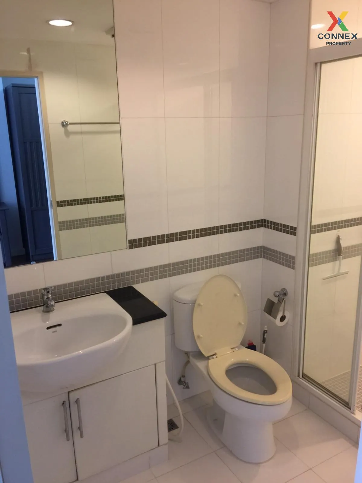 FOR SALE condo , Sathorn Plus by the Garden , MRT-Khlong Toei , C