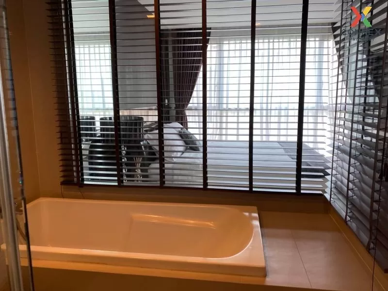 FOR RENT condo , Via Botani , BTS-Phrom Phong , Khlong Toei Nuea 