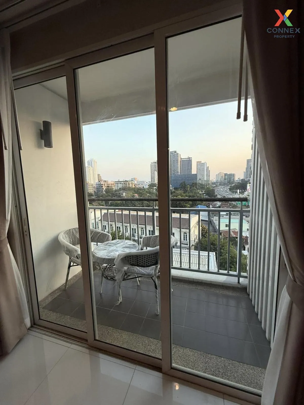 เช่าคอนโด  โว๊ค สุขุมวิท 16 MRT-ศูนย์การประชุมแห่งชาติสิริกิติ์ ค