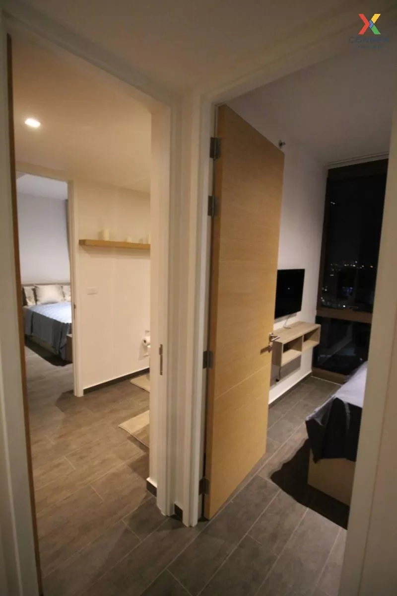 FOR RENT condo , The Lofts Ekkamai , BTS-Ekkamai , Phra Khanong N