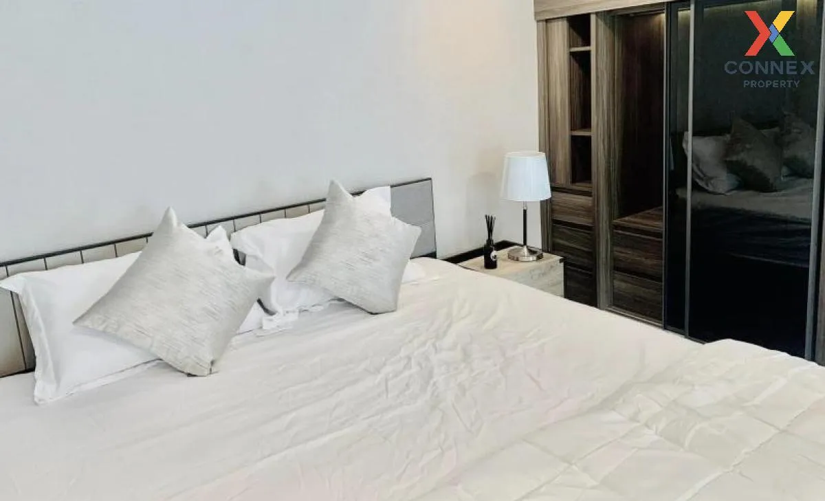 FOR RENT condo , C Ekkamai , Duplex , high floor , BTS-Ekkamai , 