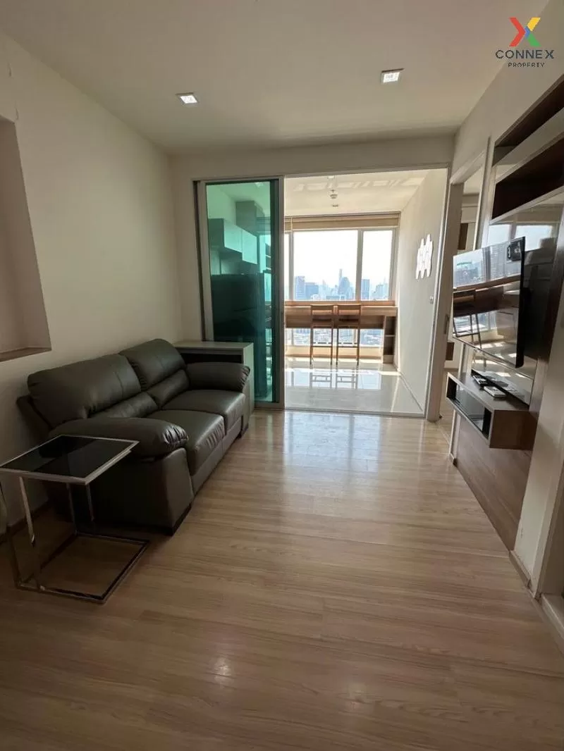 FOR RENT condo , Rhythm Phahol - Ari , high floor , BTS-Saphan Kh 1