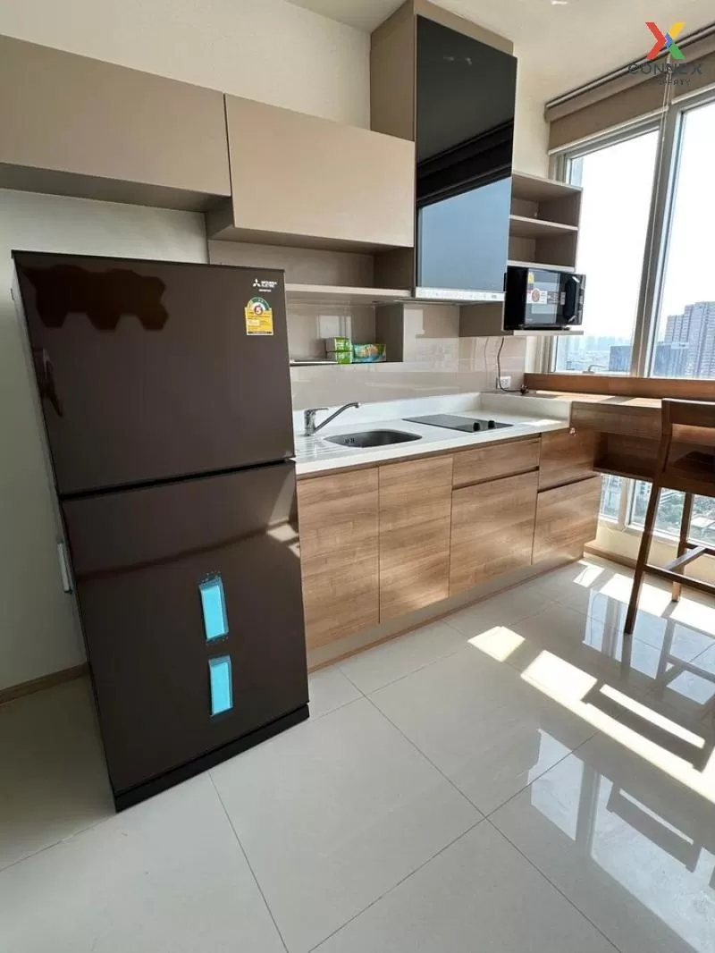 FOR RENT condo , Rhythm Phahol - Ari , high floor , BTS-Saphan Kh 2