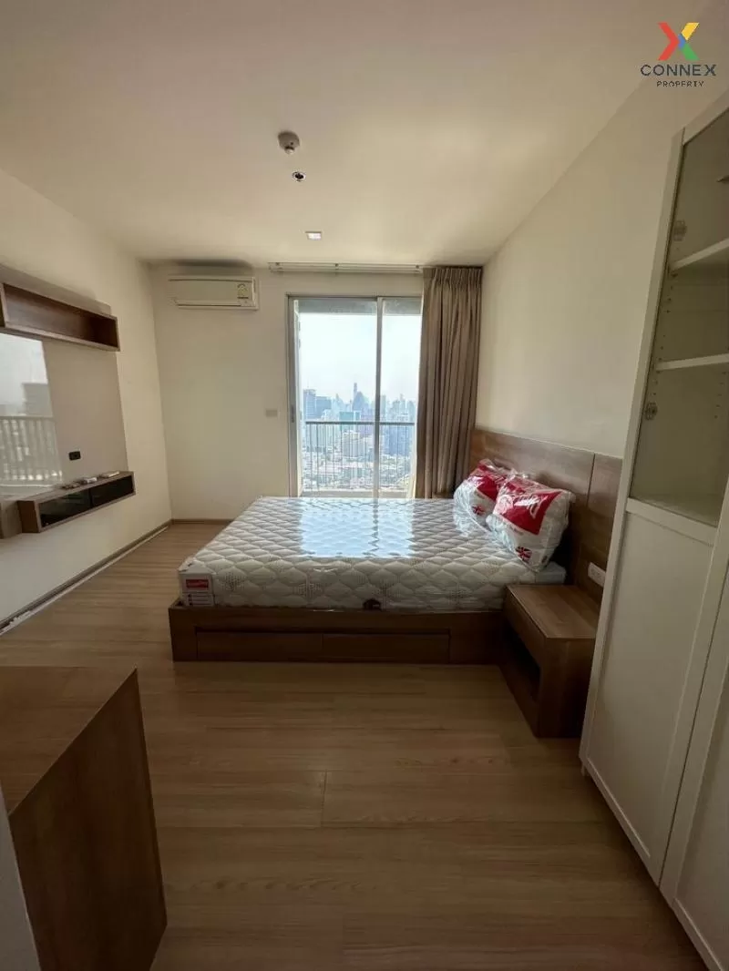FOR RENT condo , Rhythm Phahol - Ari , high floor , BTS-Saphan Kh 4