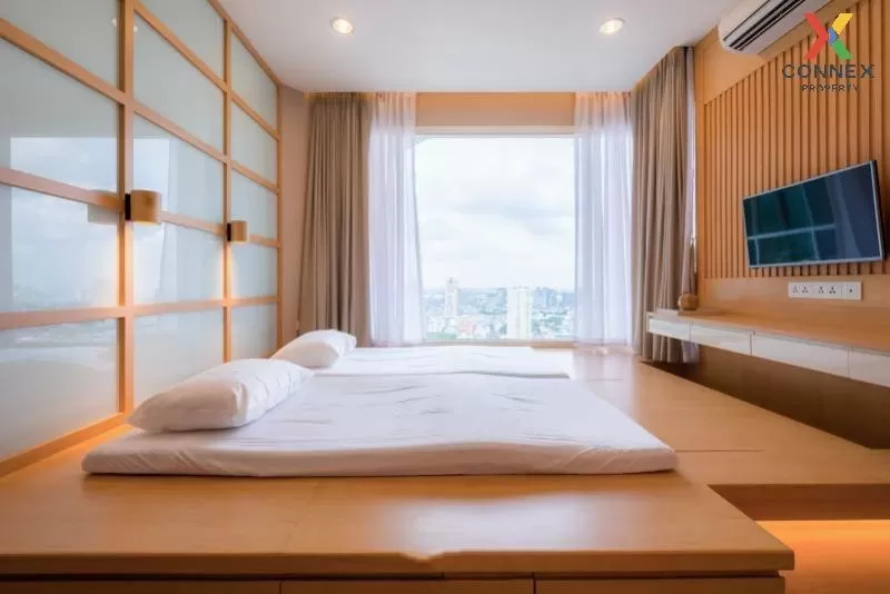FOR SALE condo , Menam Residences , high floor , BTS-Saphan Taksi