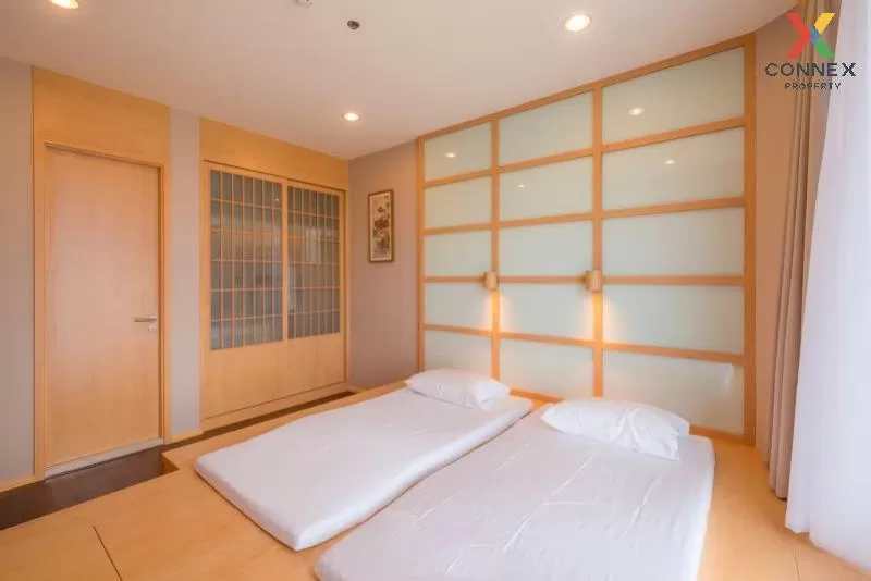 FOR SALE condo , Menam Residences , high floor , BTS-Saphan Taksi