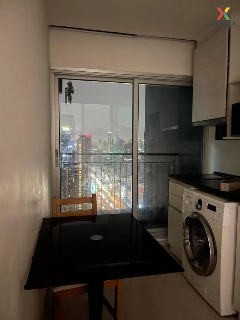 FOR RENT condo , Life Ratchadapisek , high floor , MRT-Huai Khwan