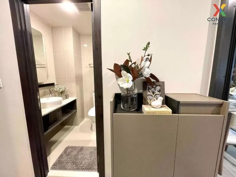 FOR SALE condo , XT Huaikhwang , MRT-Huai Khwang , Huai Khwang , 