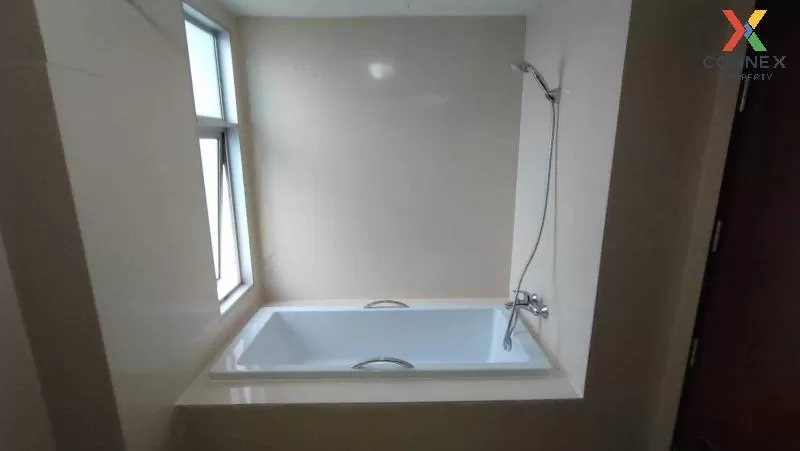 FOR RENT apartment , Y.O. Place , MRT-Queen Sirikit National Conv FOR RENT apartment , Y.O. Place , MRT-Queen Sirikit National Conv