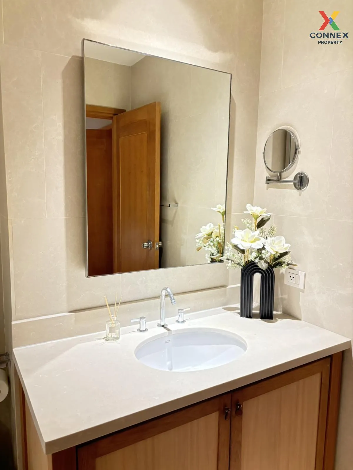 เช่าคอนโด  ดิ เอ็มโพริโอ เพลส BTS-พร้อมพงษ์ คลองเตย เขต คลองเตย ก