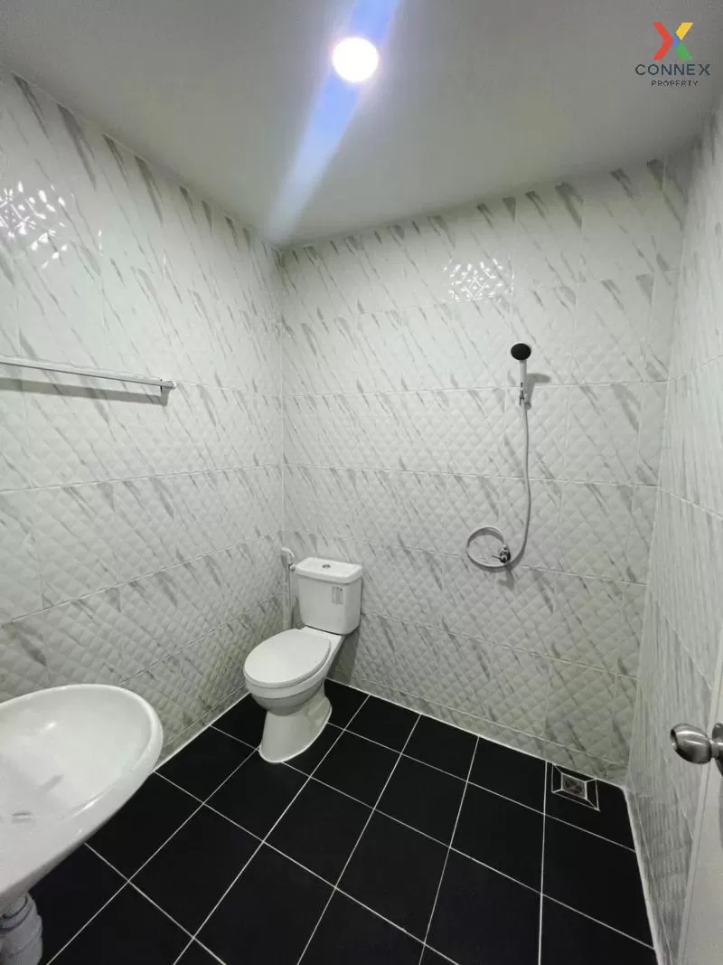 FOR SALE townhome , Piyawararom Klong 4 , Bueng Yitho , Thanyabur