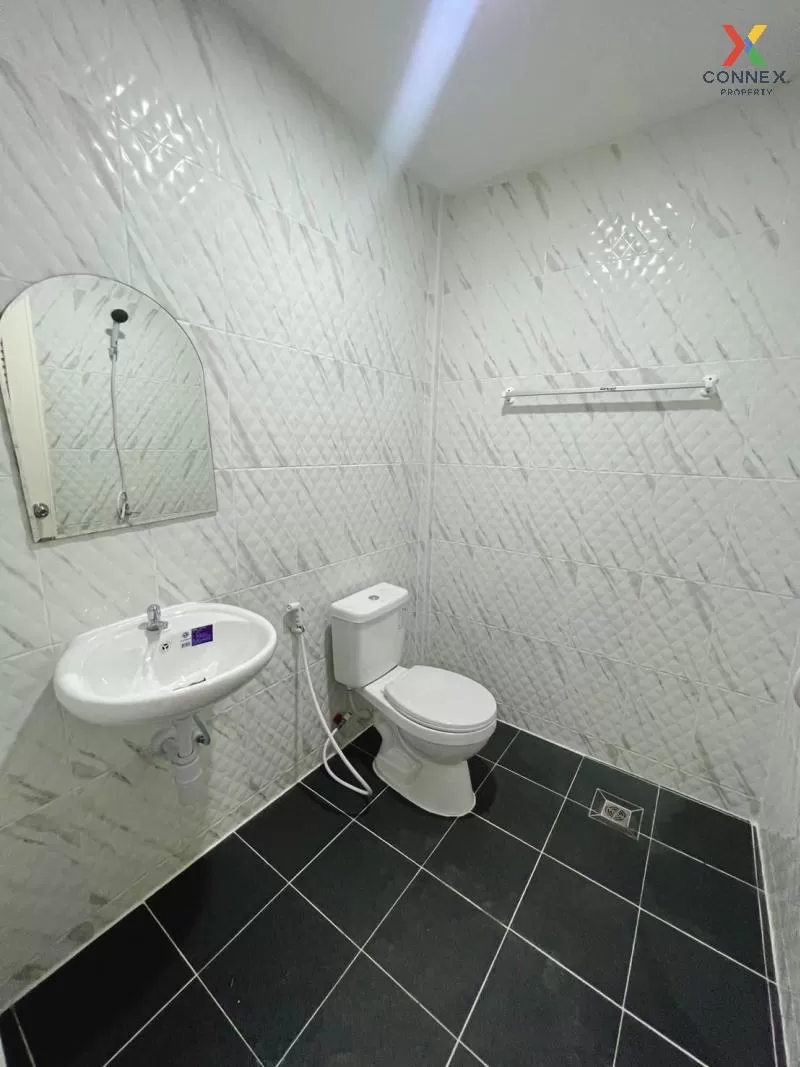 FOR SALE townhome , Piyawararom Klong 4 , Bueng Yitho , Thanyabur