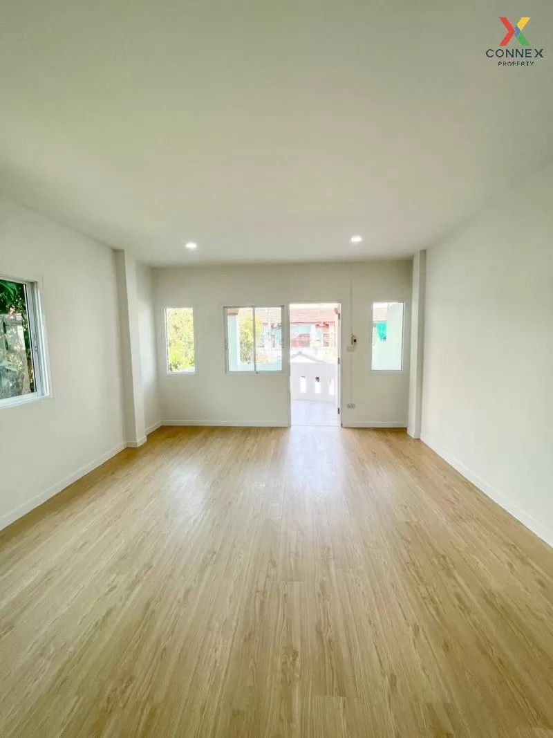 FOR SALE townhome , Baan Thepmongkol , Bang Luang , Mueang Pathum