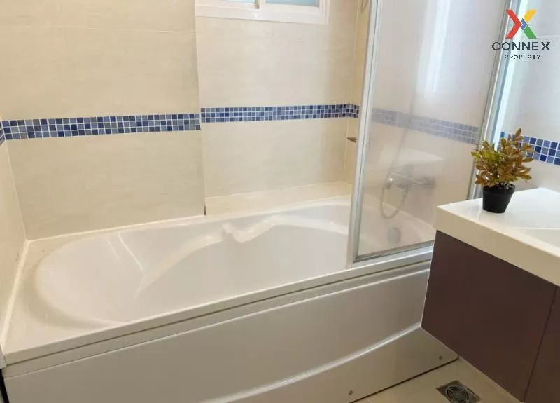 FOR RENT condo , Life @ Sukhumvit 65 , BTS-Ekkamai , Phra Khanong