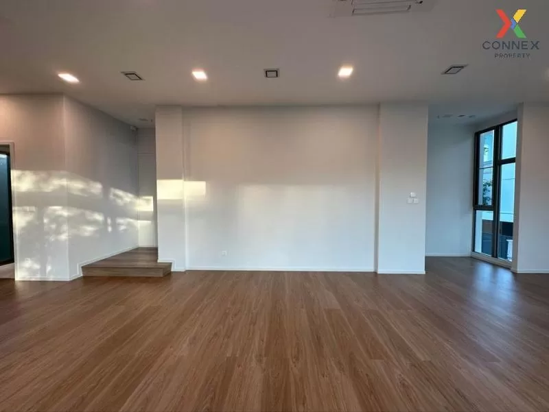 เช่าบ้านเดี่ยว  วีเว่ พระราม 9 MRT-ศรีกรีฑา (สายสีเหลือง) ทับช้าง