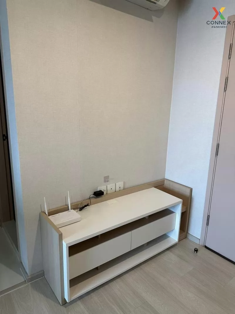 FOR RENT condo , Life Pinklao , high floor , MRT-Bang Yi Khon , B 2