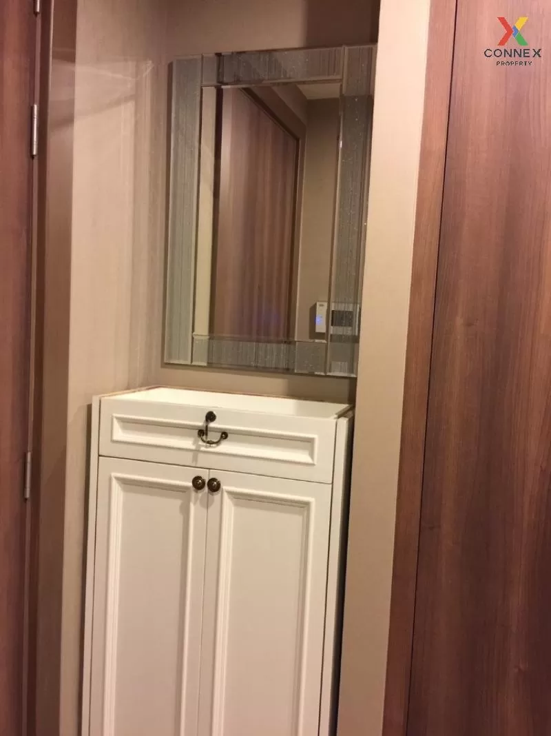 FOR SALE condo , Menam Residences , BTS-Saphan Taksin , Wat Phray 3
