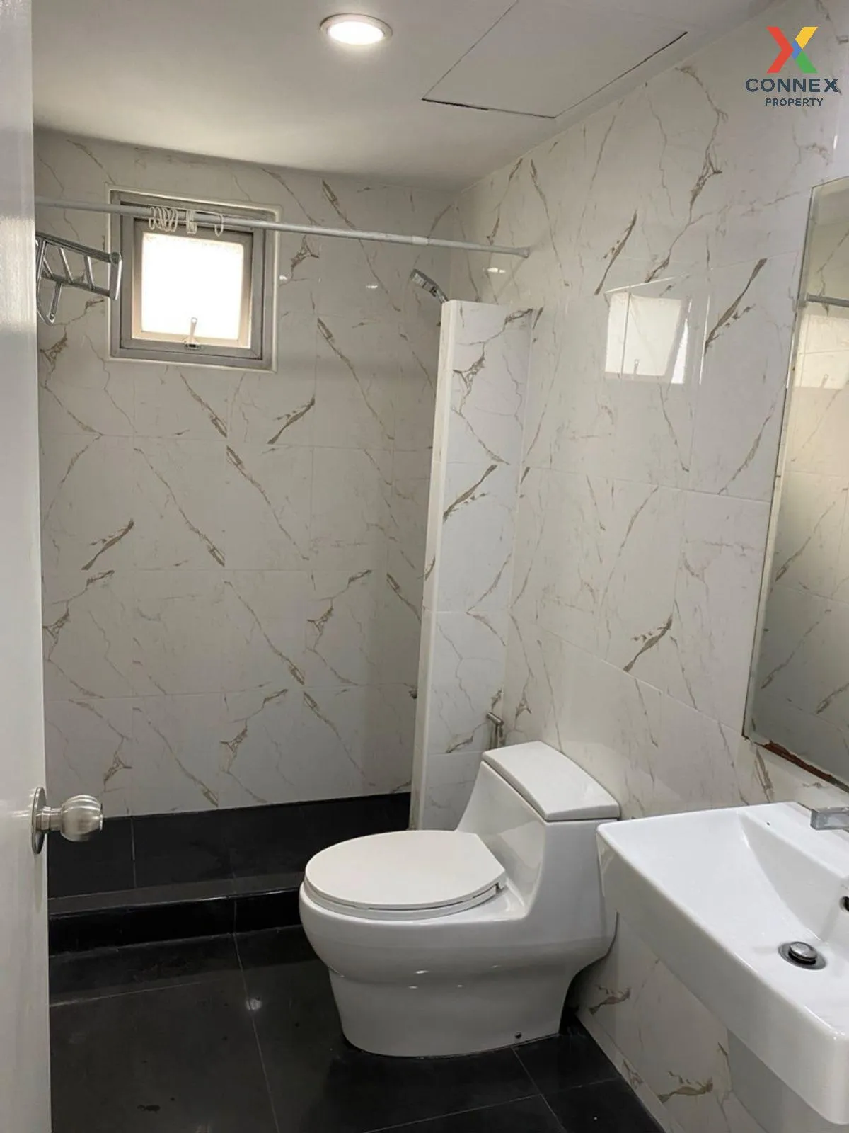 ขายคอนโด  ลุมพินี เพลส วอเตอร์ คลิฟ ชั้นสูง ฺBTS-เซนต์หลุยส์ ช่อง