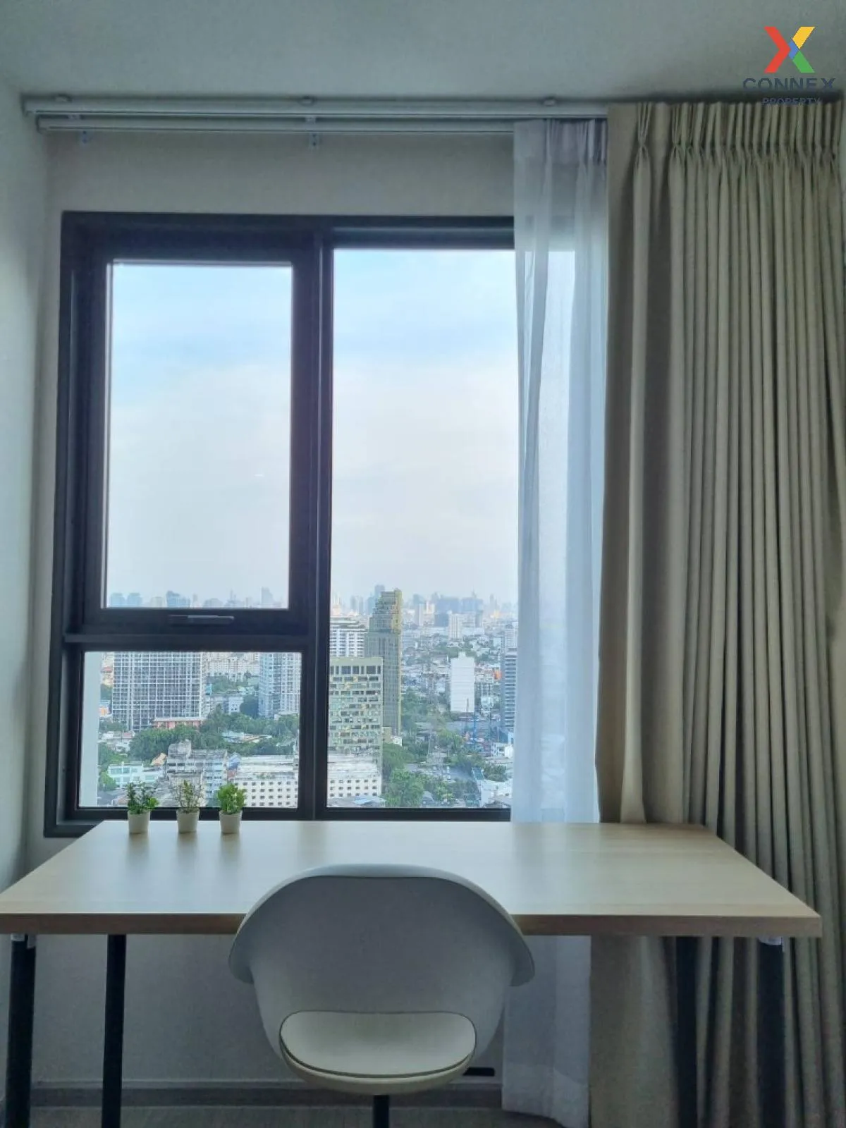 FOR RENT condo , Life Ladprao , high floor , BTS-Ha Yaek Lat Phra 3