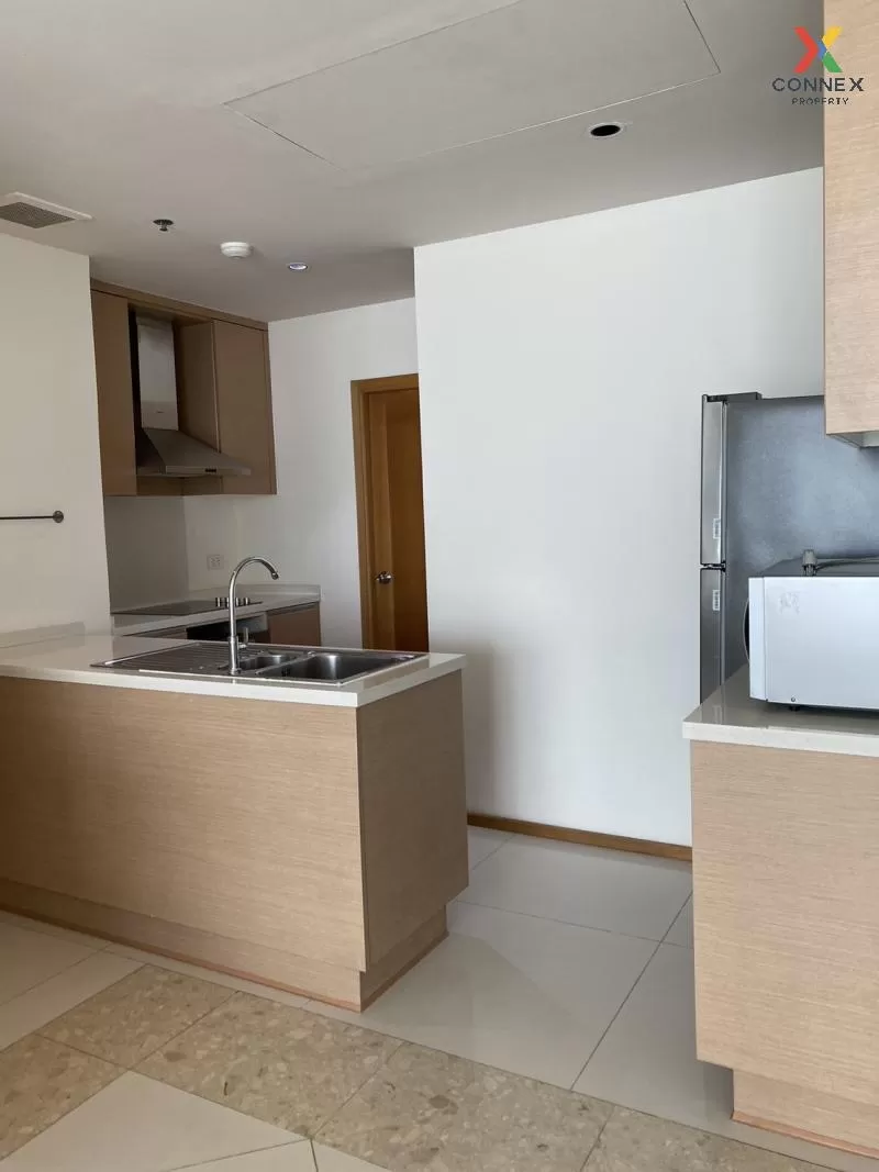 FOR RENT condo , The Empire Place , high floor , BTS-Chong Nonsi  3