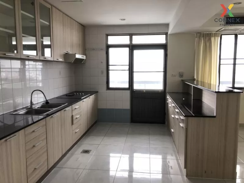 เช่าคอนโด  รอยัล คาสเทิล BTS-พร้อมพงษ์ คลองเตยเหนือ เขต วัฒนา กรุ