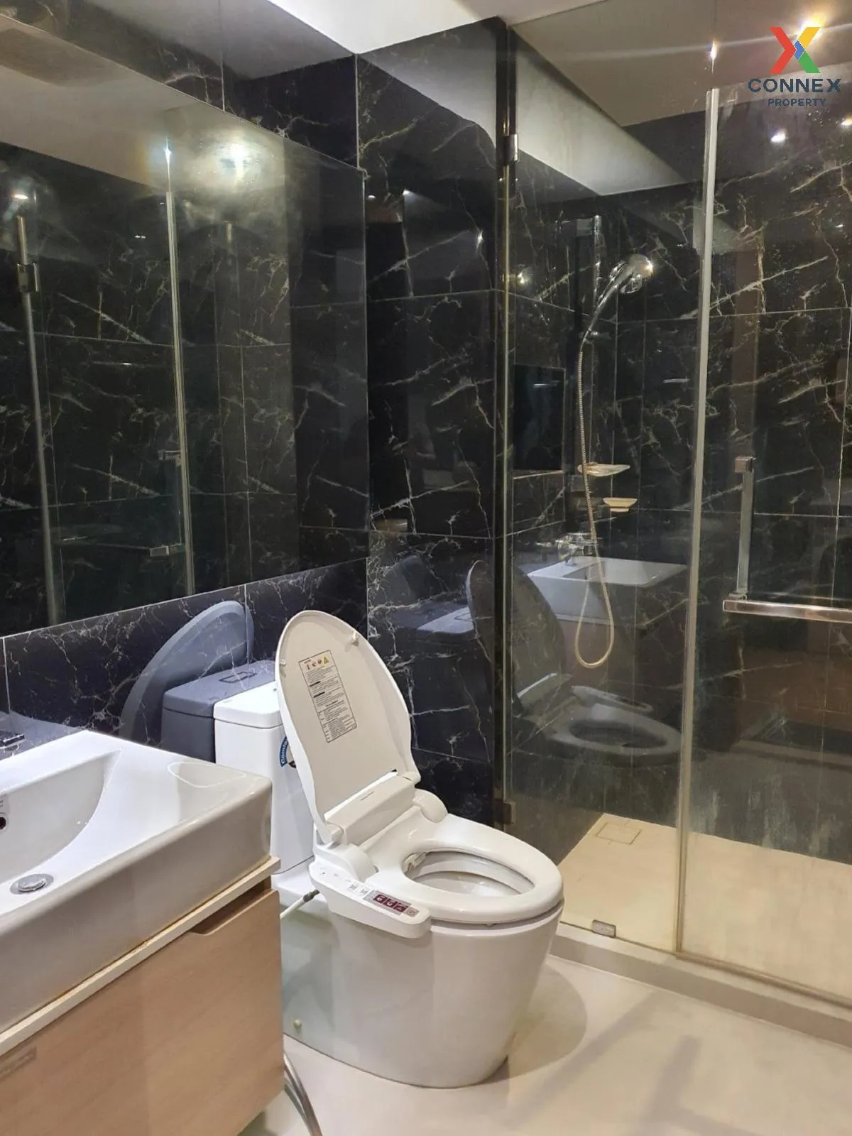 FOR RENT condo , Altitude Samyan - Silom , MRT-Sam Yan , Si Phray