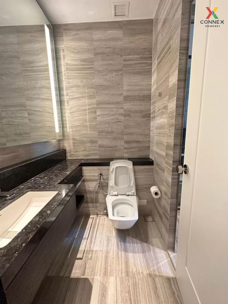 FOR RENT condo , Four Seasons Private Residences , Yannawa , Sa T