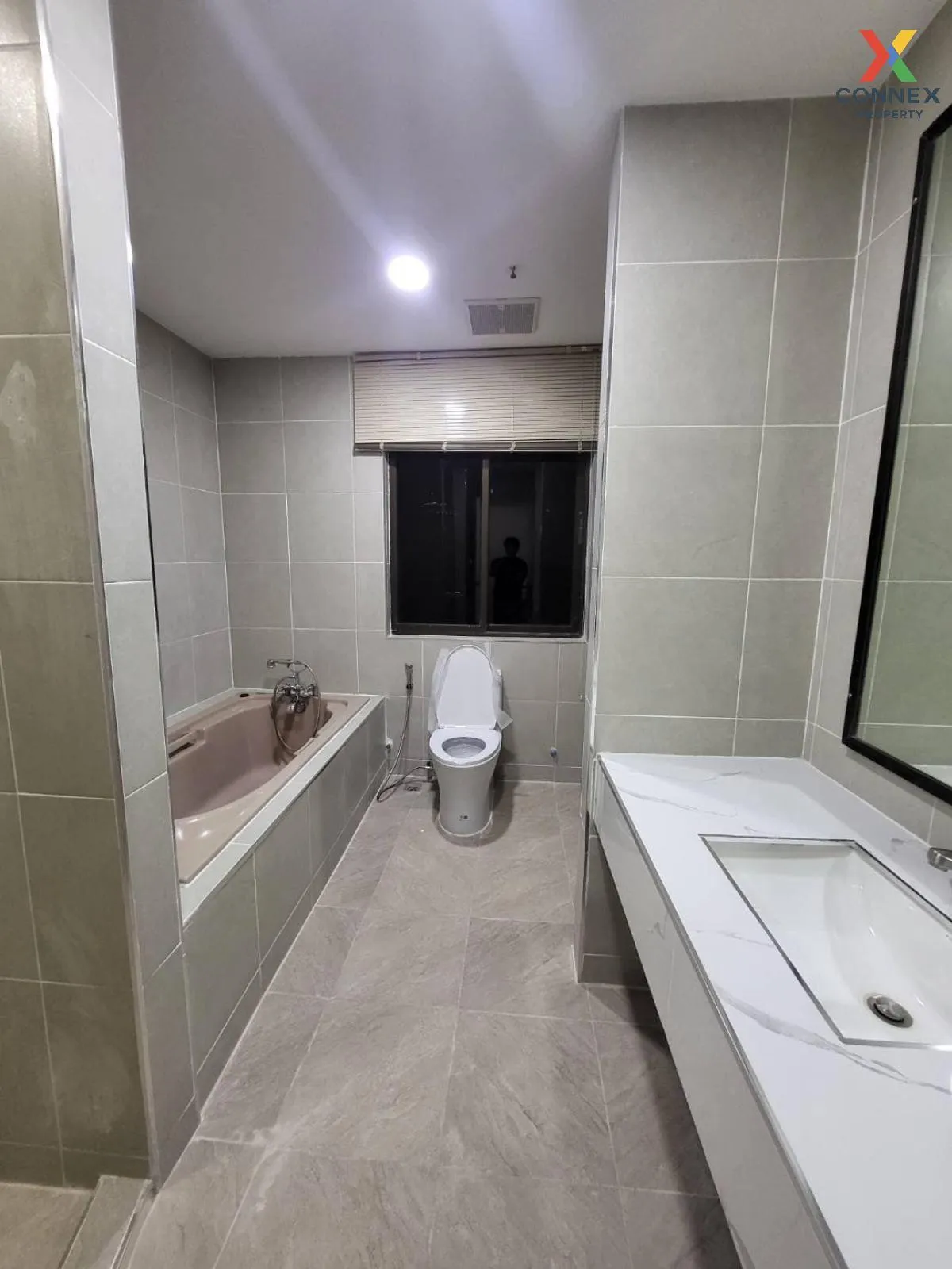 FOR RENT condo , Moon Tower , BTS-Thong Lo , Khlong Toei Nuea , W